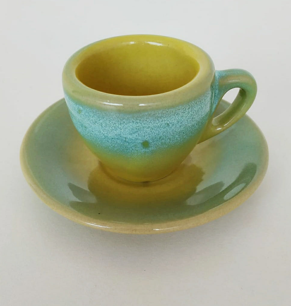 Tazas hechas a mano. Cerámica de alta temperatura. Capacidad: 2 onzas.